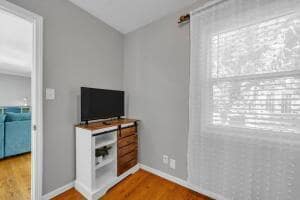 Photo - 270 Beachview Dr NE