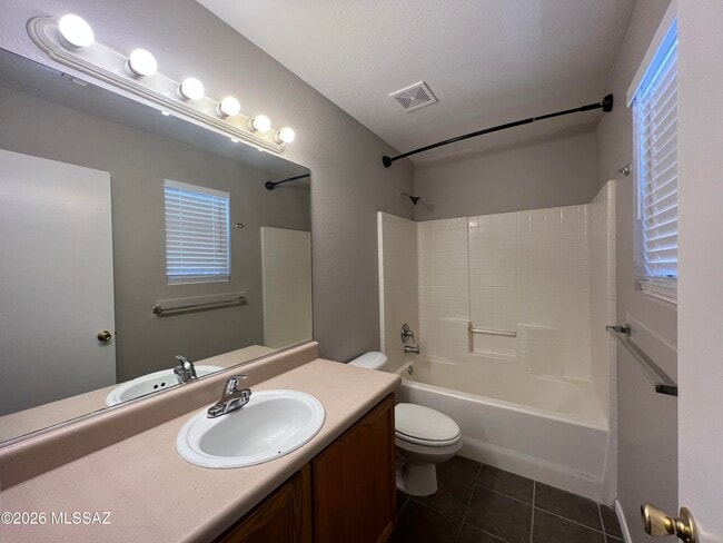 2819 N Castro Ave