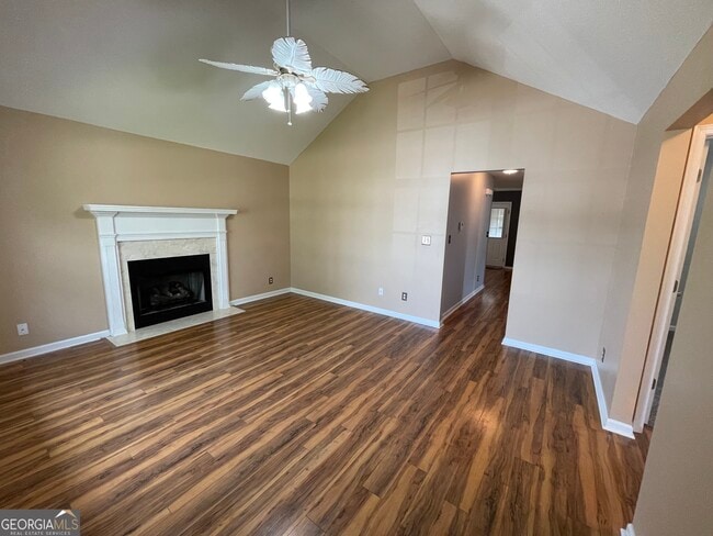 Photo - 207 Grand Ave