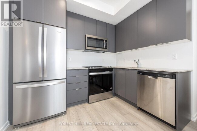 Photo - 18 Lytham Grn Cir