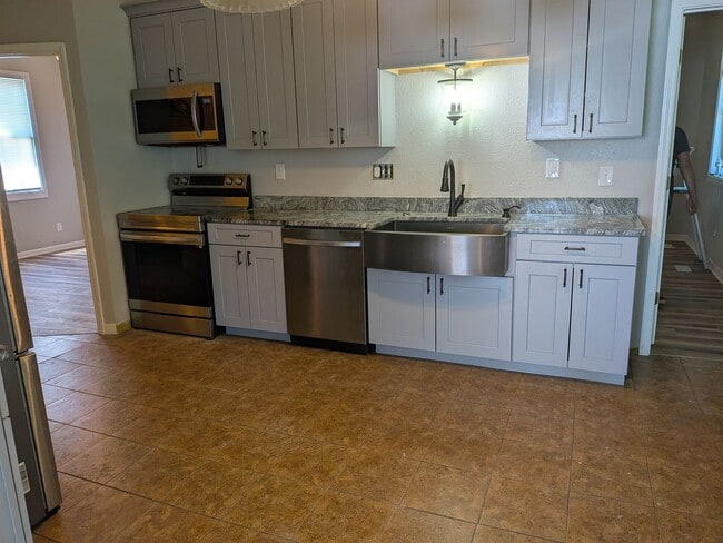 Building Photo - 609 Jefferson St Unit 1