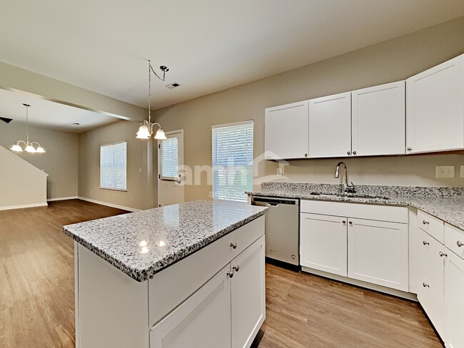 Photo - 205 Flanders Dr