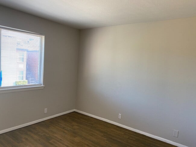 Photo - Monarch Court