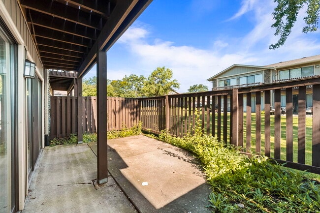 Photo - 5880 Rembrandt Ct Unit C