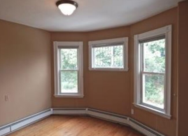 Photo - 16 Fisher Ave Unit 3