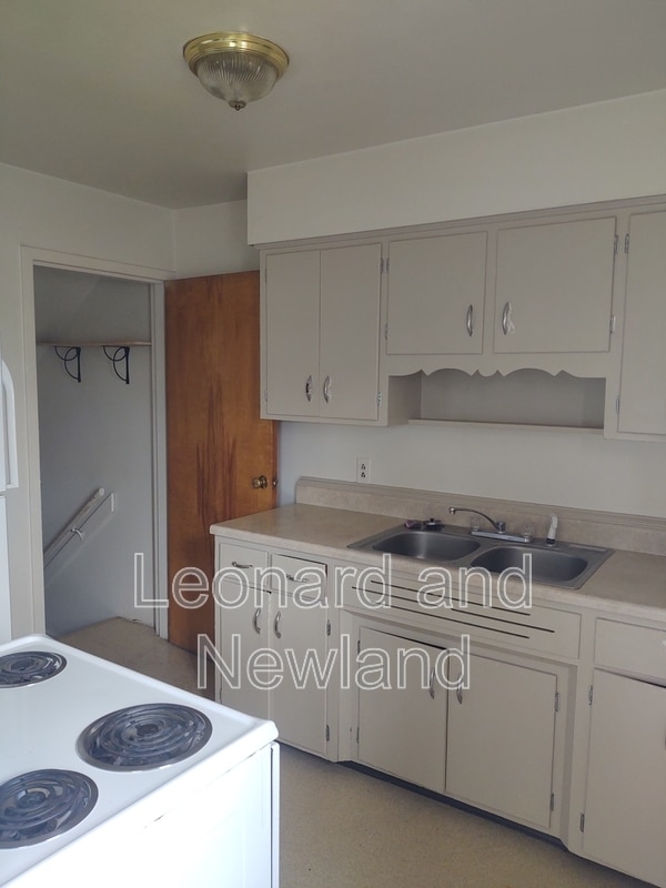 Photo - 584 Harding Rd