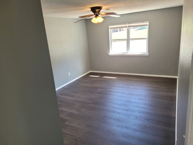 Photo - 1601 N Hills Blvd Unit 1601 N Hills Blvd