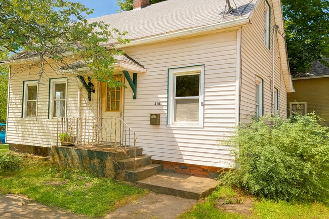 Building Photo - 416 I St Rental