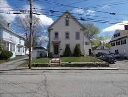 Building Photo - 94 Maple St Unit 2
