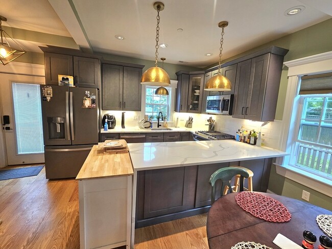 Building Photo - 106 Bridge St