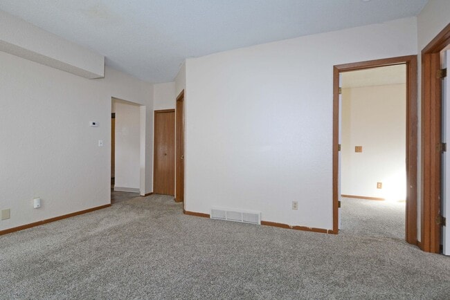 Photo - Spacious 3-Bed 1-Bath Unit in Hastings - Available Now!