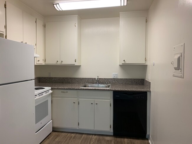 Photo - Park Square Apartments