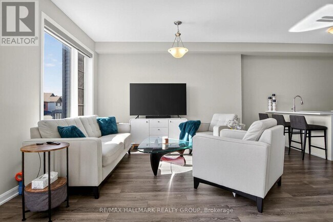 Photo - 342 Raheen Ct