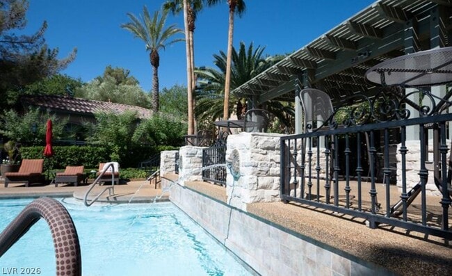 1613 Cardinal Bluff Dr Unit 204