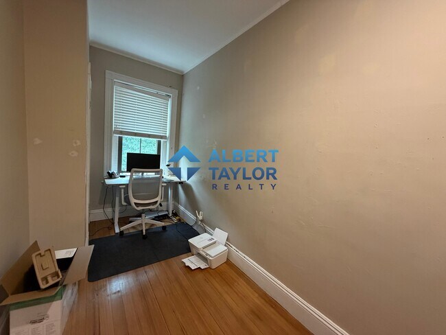 Photo - 1805 Beacon St Unit 3