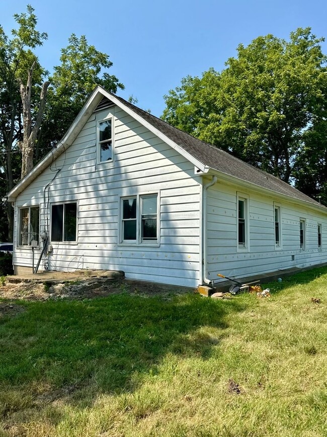 Photo - 9219 N 100 W
