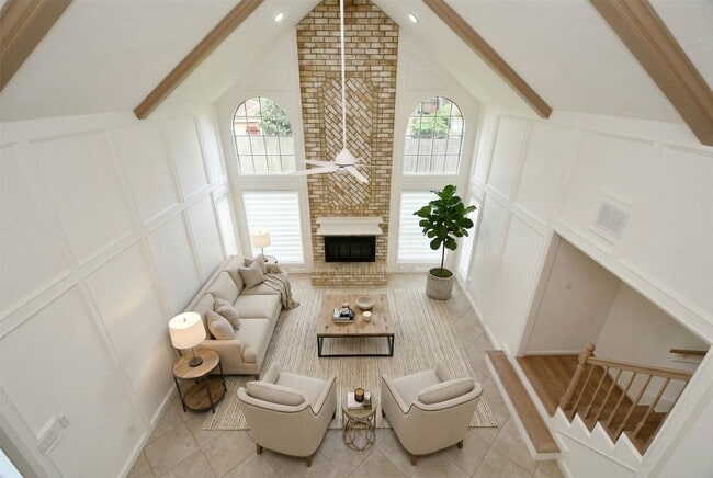 Building Photo - 11615 Trailmont Dr