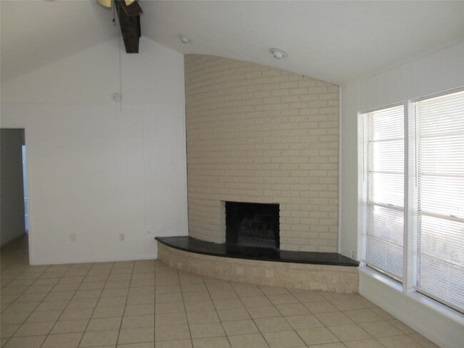Photo - 16211 Brookvilla Dr