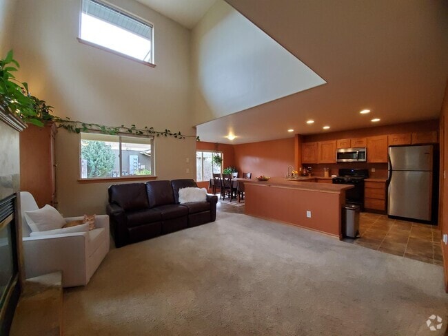Building Photo - 389 S Ferguson Ave Rental
