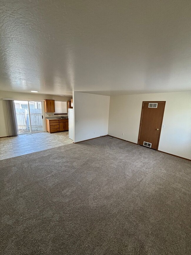 Photo - 204 W 19th Ave Apartamento Unidad #B