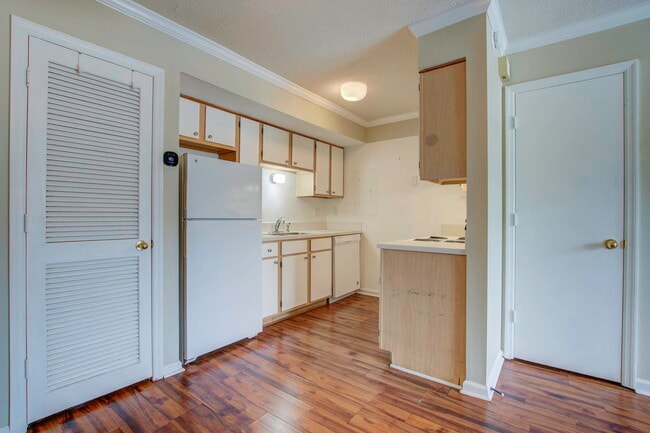 Photo - 2494 Etiwan Ave