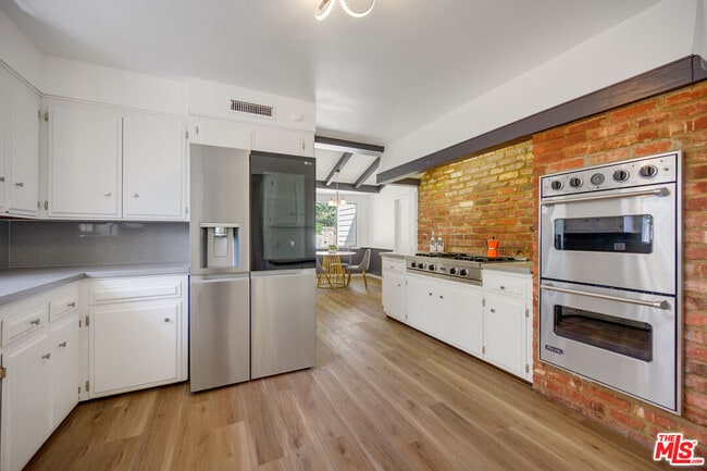 Photo - 926 N Alpine Dr