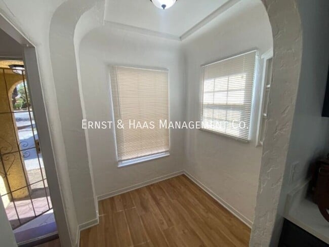 Photo - 822 Belmont Ave