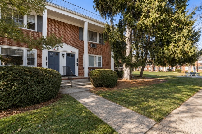 Photo - Hunterdon Mews