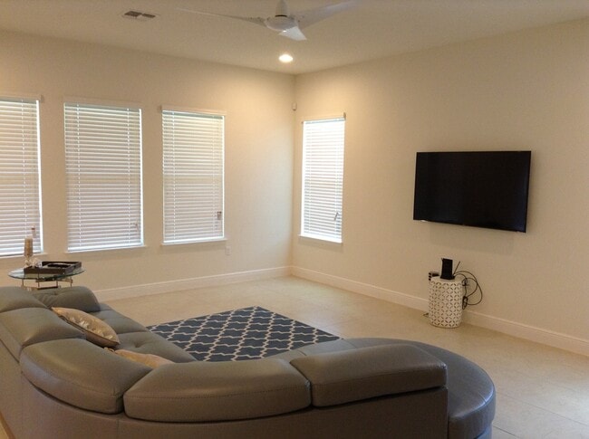 Photo - Spectacular  5/4 with 3 car garage home in Winter Garden