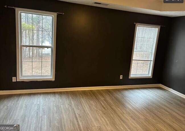 Photo - 235 Circle Rd