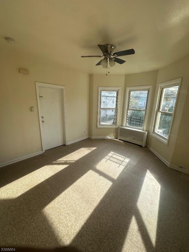 Photo - 115 Danforth Ave