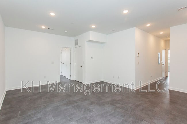 Photo - 1154 S Sydenham St Unit 2