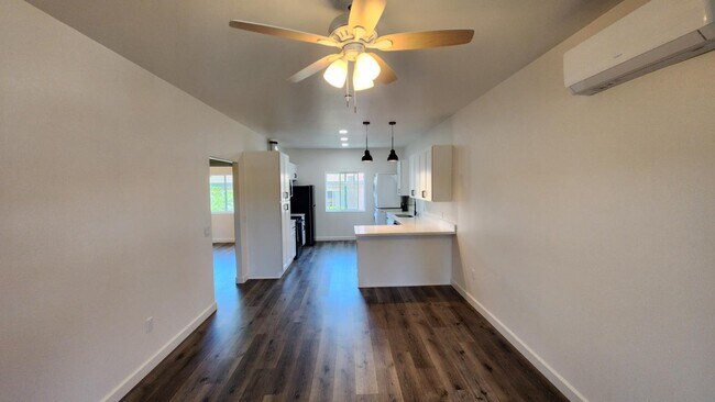 Photo - 728 W 1st Ave
