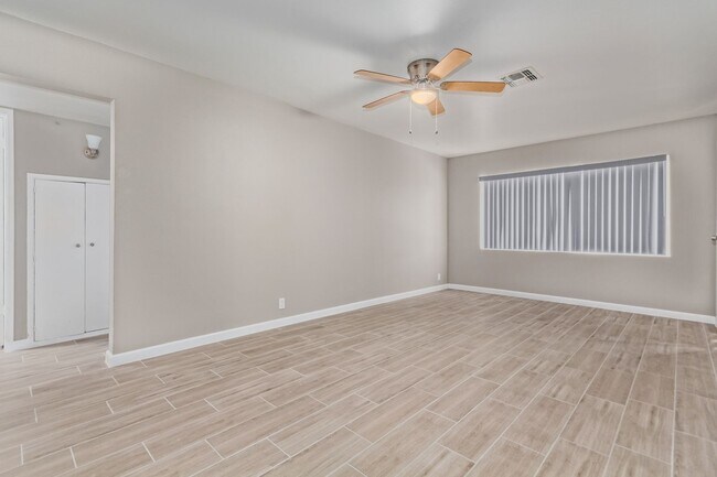 Photo - 3223 E Harvard St Unidad 3