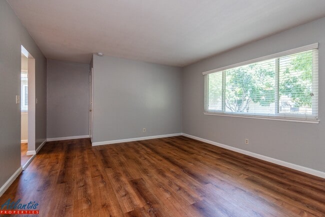 1136 Ayala Dr Unit 4