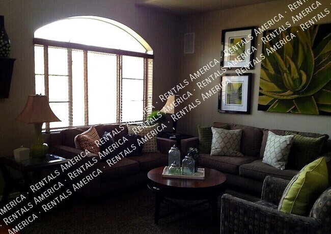 Photo - 2402 E 5th St Unidad 1515