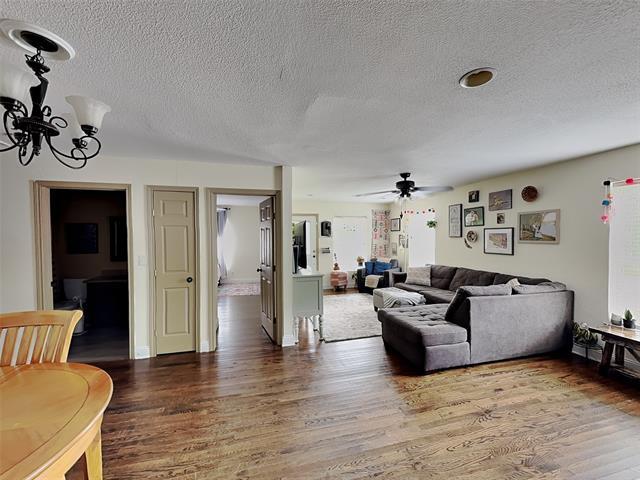 Photo - 4705 Selkirk Dr