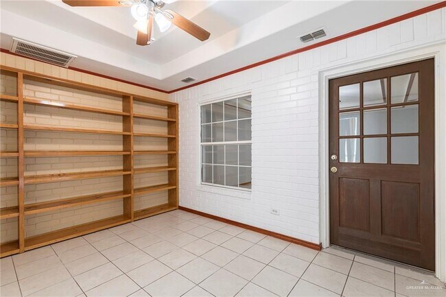 Photo - 17 Post Oaks Rd