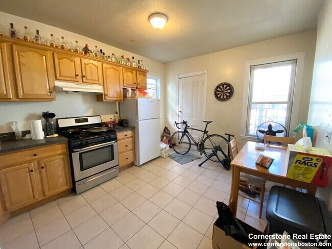 Building Photo - 55 Hillside St Unit 2 Rental