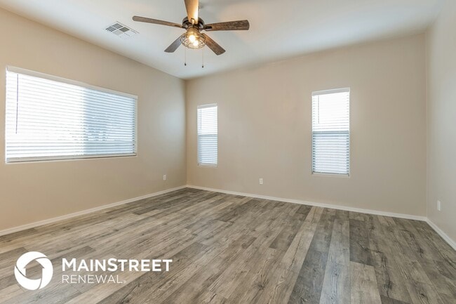 Photo - 39532 Cinch Strap Pl