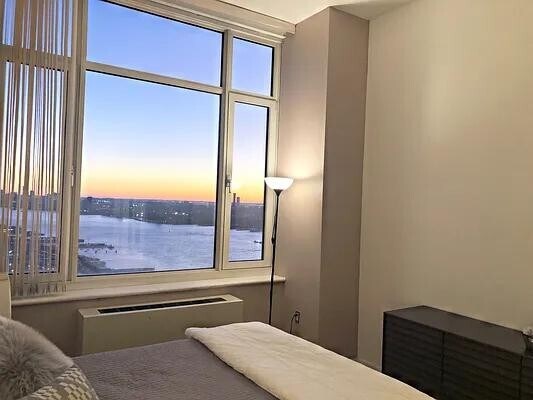 Photo - 635 W 42nd St Unidad 33-H