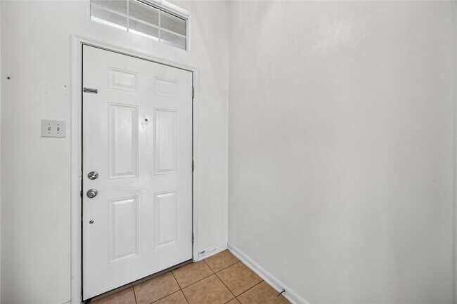 Photo - 12807 Canyon Echo Dr