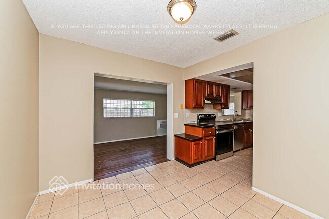 Photo - 312 48th St W