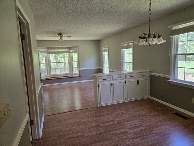 Photo - 1513 Ridge St NW