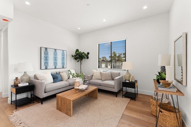 6944 Glidden St Unit 6944- 202