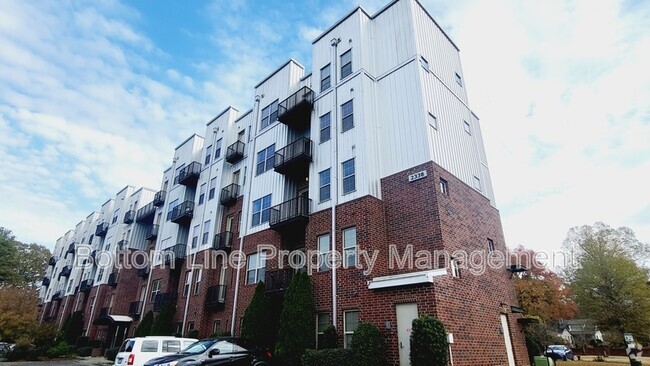 Building Photo - 2338 Yadkin Ave Unit 101 Rental