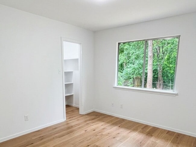 Photo - 9515 Aberdeen Way Unit A