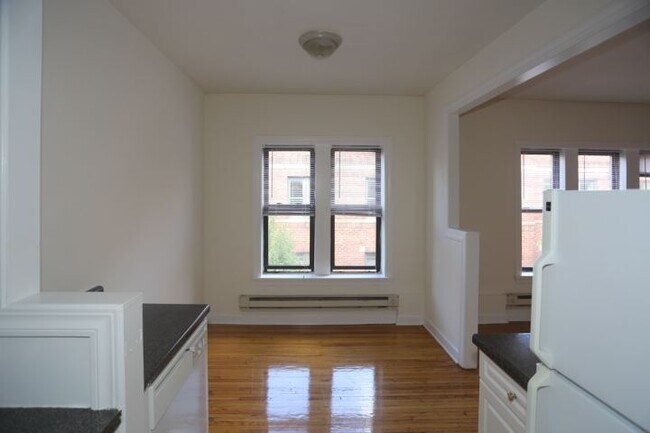 Photo - 3748 N Fremont St Unit W4