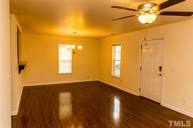 Photo - 917 Skinner Dr