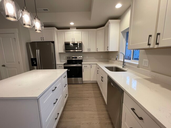 Photo - 1030 Finch Ln